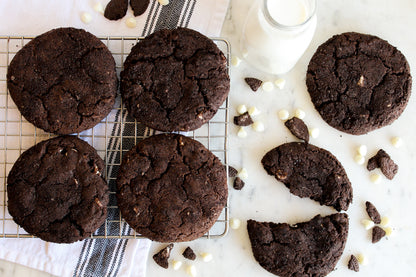 Chocolate Cookies & Cream Cookie Box