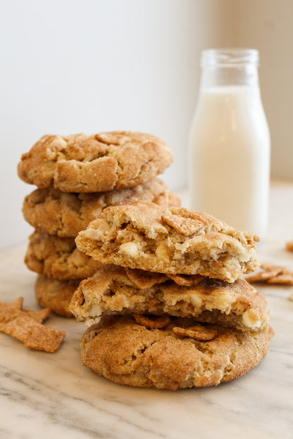 Toasted Cinnamon Swirl Cookie Box